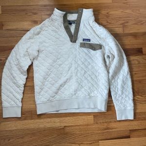 Women’s Patagonia snap fleece